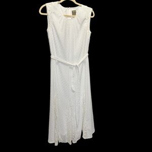 Pre-love Taylor White Sleeveless Maxi Dress